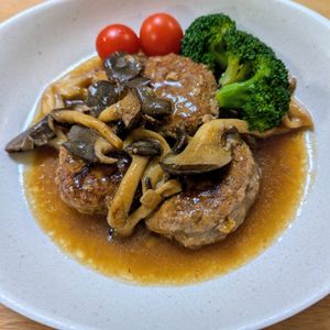 252183の作ってみた!投稿(【和風バター醤油ハンバーグ】ワンパン完成！濃厚ソースで絶品♡)