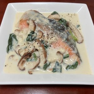 りんごの作ってみた!投稿(鮭とほうれん草のクリーム煮【チーズでコクアップ♪洋風魚料理】)