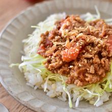 ［お味噌で簡単♪腸活タコライス風］炒めて乗せるだけ！