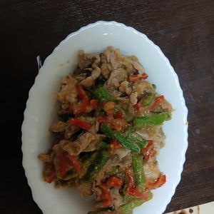 マンチカンのがんもの作ってみた!投稿(ご飯がすすむ！豚こまとアスパラの甘辛味噌炒め)