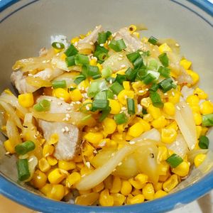むぎの作ってみた!投稿(『コーンと豚バラの甘辛丼』夢中でかき込むうまさ。)
