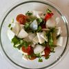 材料ふたつで副菜！《かぶとミニトマトの塩麹サラダ》の工程3