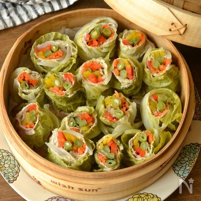 蒸篭がお花畑に✿豚肉のカラフル野菜巻き