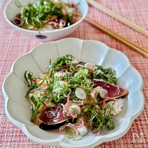 【手ごね寿司】かつおを甘めのたれに浸けて食べる、お伊勢参り