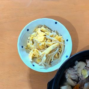 かおちゃんの作ってみた!投稿(レンチンなのにシャキシャキ！【卵入り絶品もやし】)