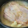 鶏肉の旨みたっぷり♪海南チキンライスの工程1