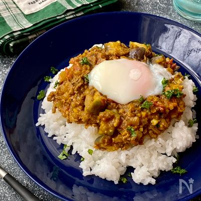 レンジで簡単!ナスとトマトのキーマカレー
