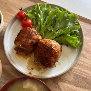 yudKq43Uの作ってみた!投稿(甘辛焼肉のたれでやみつき！半熟たまごの肉巻き)