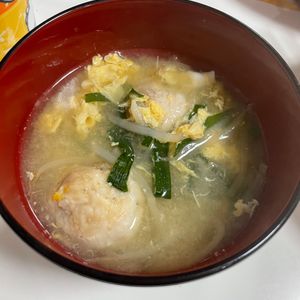 yの作ってみた!投稿(えのき鶏団子とニラもやしのかき玉スープ)