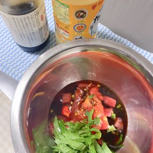ふぁうるてぃーあの作ってみた!投稿(腸活にも♪茹で豚とキャベツの中華トマトダレがけ)