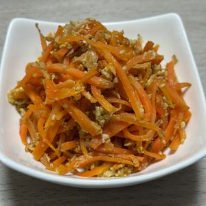 みーこの作ってみた!投稿(調味料は酒と塩だけ★シンプルにおいしい『にんじんのしりしり』)