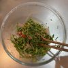 お腹スッキリ!豆苗とかにかまの中華和えの工程3