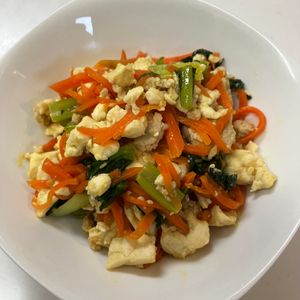 (・∀・)コロンの作ってみた!投稿(【小松菜そぼろ炒り豆腐】栄養満点◎ヘルシー和風おかず♪)
