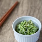 ココナッツ香るズッキーニのレモンサラダ