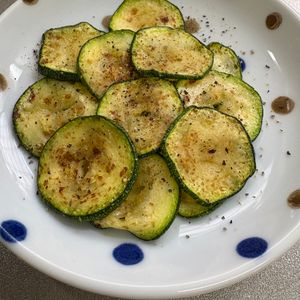 ひまわりの作ってみた!投稿(本当に焼くだけ？驚くほどおいしい「焼きズッキーニ」)