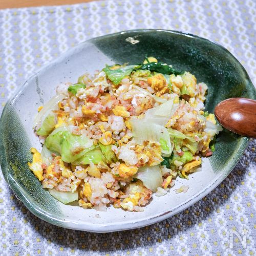 定番の鮭レタスチャーハン