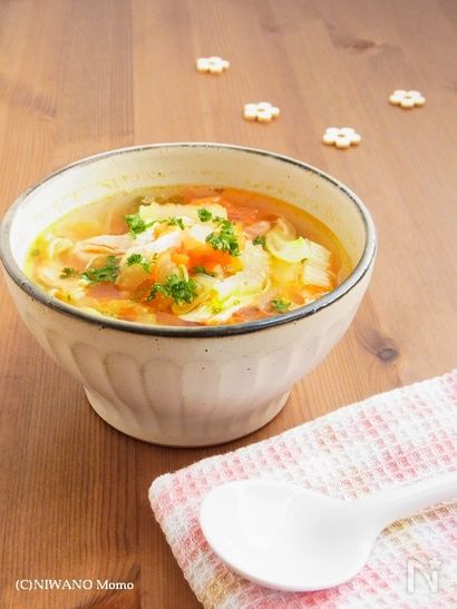 冷凍トマトとたっぷり野菜のチキンスープ