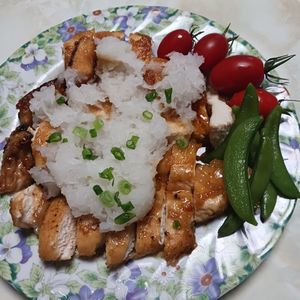 Kari んの作ってみた!投稿(【鶏胸がめちゃ柔らかい】家族が好きな甘辛おろしチキンステーキ)