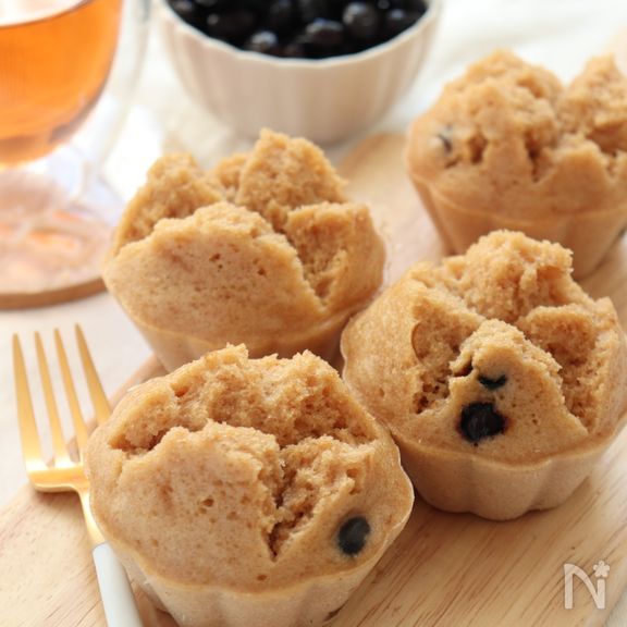 和スイーツ。きな粉と黒豆の米粉蒸しパン。