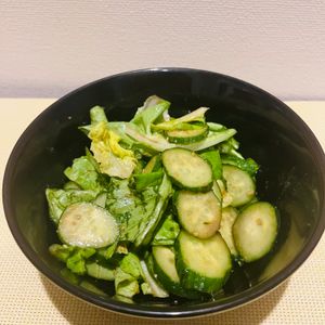 金の作ってみた!投稿(焼き肉屋さん風！サラダ菜ときゅうりのやみつきサラダ)