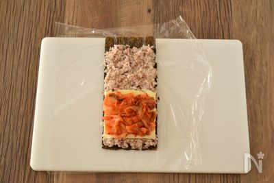 動画あり おにぎらず 鮭とアスパラのたまごサンドおむすび By 柴田真希 レシピサイト Nadia ナディア プロの料理家のおいしいレシピ