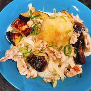 もちあんの作ってみた!投稿(揚げナスとカリカリ豚のおろしうどん)