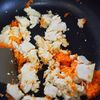 常備菜 すりおろし人参とニラの炒り豆腐の工程2