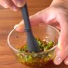 揚げないから楽ウマ♪ネギだれチキンの下準備