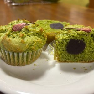こむぎの作ってみた!投稿(しっとり濃厚♡抹茶と桜のマフィン【卵・バター不使用】)