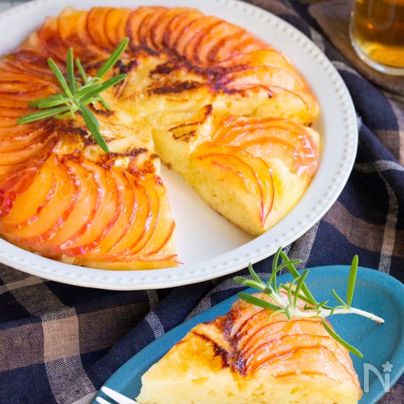 りんごとカマンベールのフライパンケーキ♡HMで簡単でも本格！