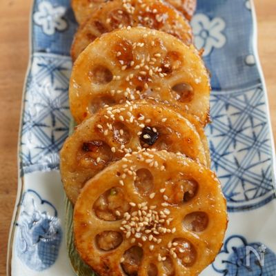 シャキシャキ続く！れんこんのはさみ焼き