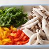 冷凍できるお弁当おかず　きのことパプリカのカレーソテーの下準備