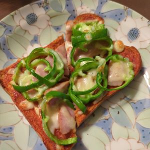 たりおの作ってみた!投稿(【カレー香るピザトースト】やみつきになる美味しさ！)