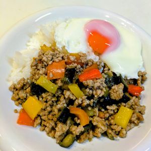 るるる♪の作ってみた!投稿(【夏野菜ガパオライス】家にある調味料で簡単！虜になる夏ご飯☆)