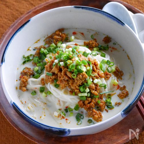 【きな粉入りピリ辛肉味噌が合う】豆乳担々白いカレーうどん
