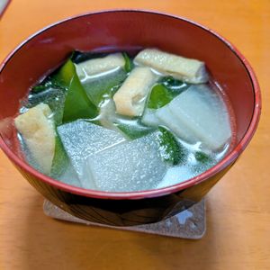 ゆきまる🐬🫧の作ってみた!投稿(【大根と油揚げとわかめのお味噌汁】ホッとする味♡具材たっぷり)