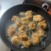 【ご飯のおかずに最高】しょうが醤油のサクサク唐揚げ!油は1㎝の工程2