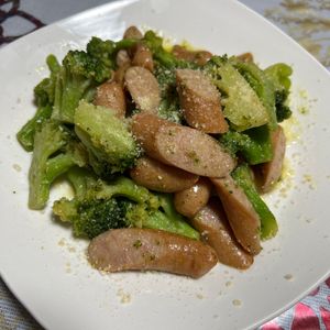 伊藤烏帽子の作ってみた!投稿(【ブロッコリーとウインナーのカレーマヨ炒め】お弁当にも！)
