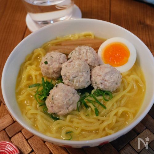 旨み広がる!濃厚鶏だし塩ラーメン