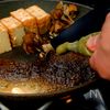 厚揚げと舞茸の焦がしバター醤油『柚子胡椒で差がつく一品』の工程4