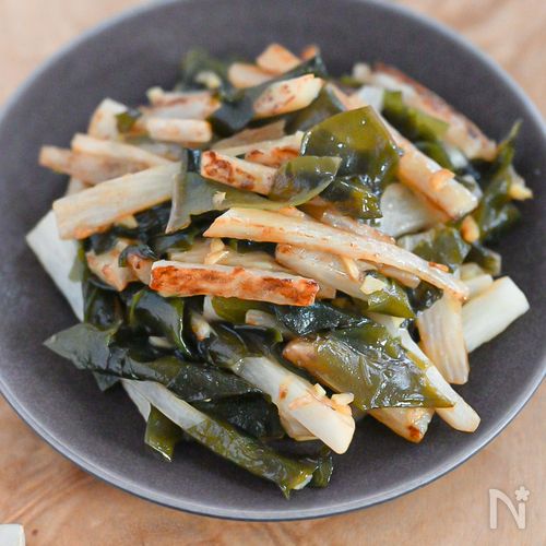 ついつい食べちゃう！長芋とわかめの炒め物