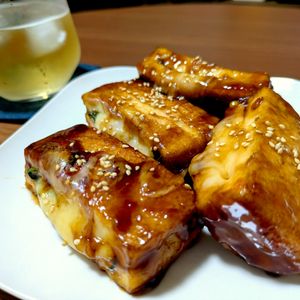 もっちの作ってみた!投稿(【梅しそチーズ甘辛厚揚げ】10おつまみ♡絶妙な組み合わせ♪)