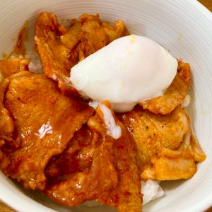 ゆかりの作ってみた!投稿(温玉デジカルビ丼)