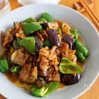 『豚肉となすとピーマンのピリ辛味噌炒め』ご飯が進む夏レシピ！
