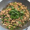大葉でさっぱり!【鶏ひき肉とピーマンの甘辛そぼろ丼】の工程5