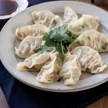【もっちり蒸し餃子】ヒダなし&フライパンで簡単