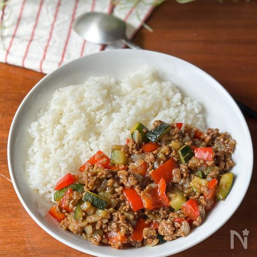 夏野菜たっぷり「無水キーマカレー」