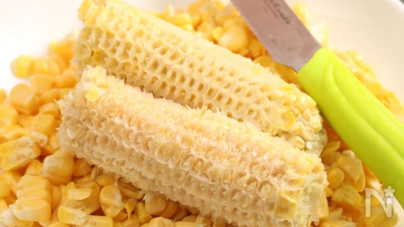 とうもろこしの粒の取り方 皮むきも簡単 By だんどり レシピサイト Nadia ナディア プロの料理家のおいしいレシピ