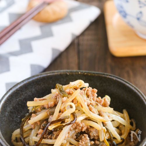 レンジde簡単♪シャキッと美味しい♡【もやしの肉みそ塩昆布】