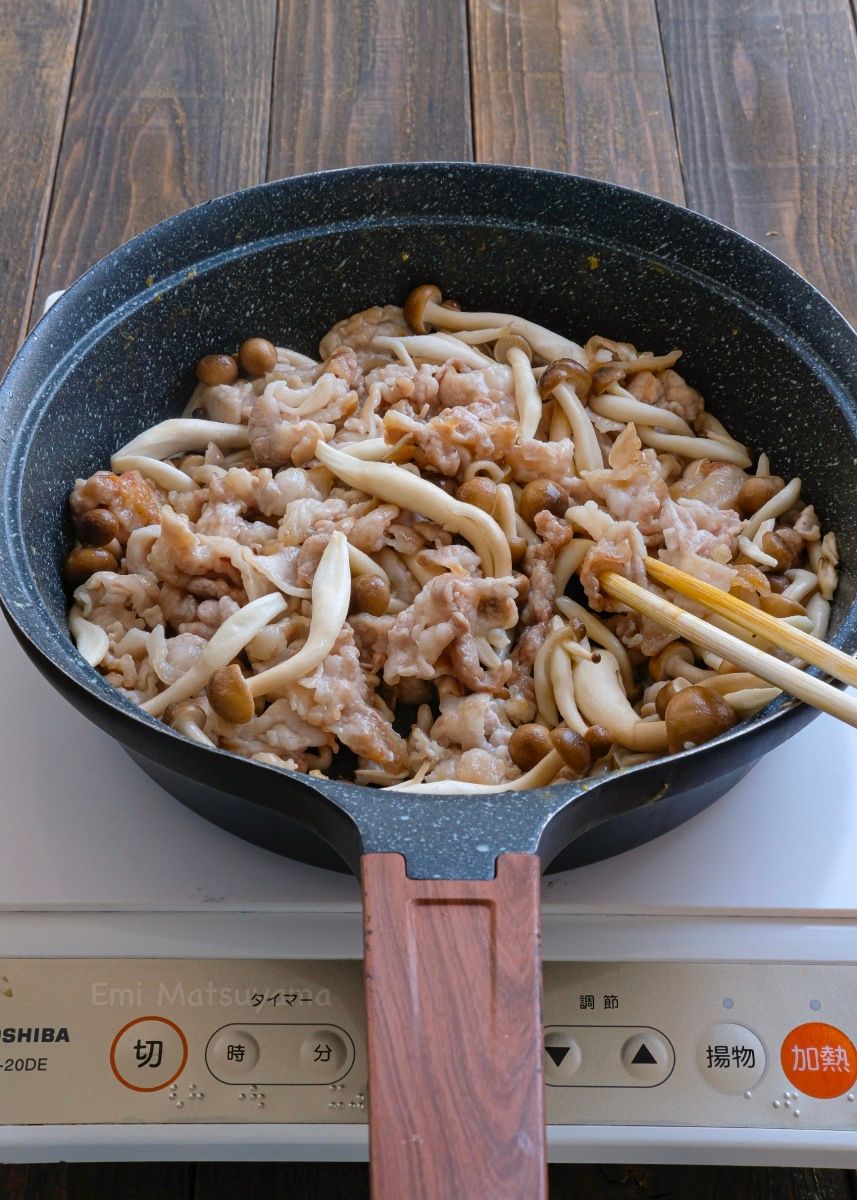 豚こまとしめじのシャキシャキもやし炒め | レシピサイトNadia